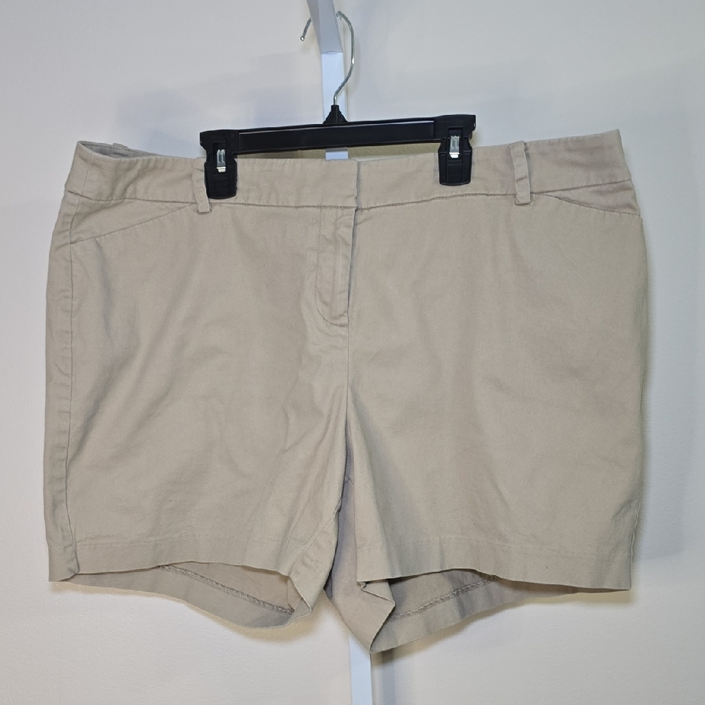 Lane Bryant Tan Bermuda Shorts Casual Sz 16